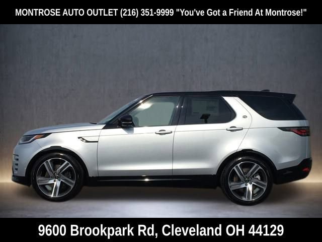 New 2023 Land Rover Discovery HSE R-Dynamic image 3