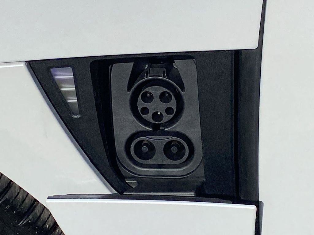 Used 2022 Lucid Air Grand Touring image 21