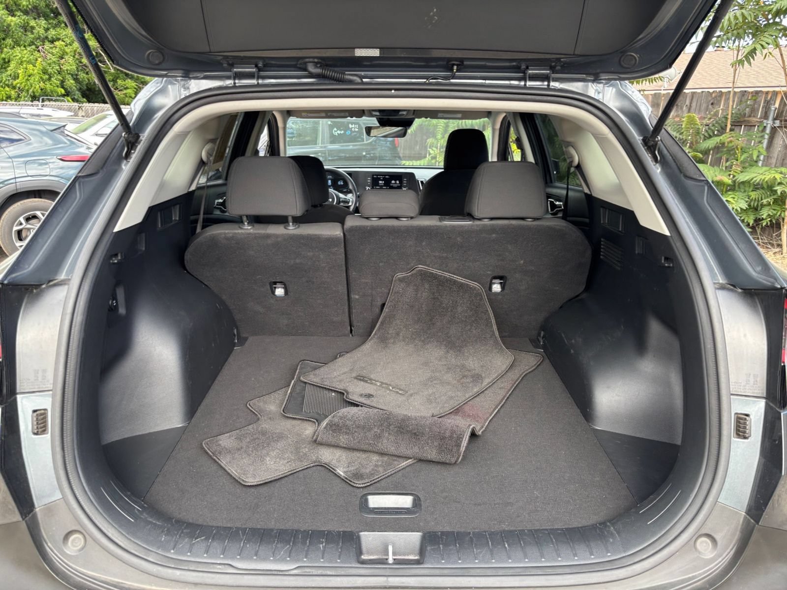 Used 2025 Kia Sportage LX FWD image 30
