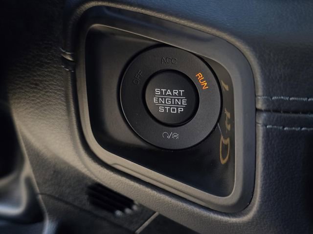 Used 2025 Jeep Gladiator Sport AWD/4WD image 18