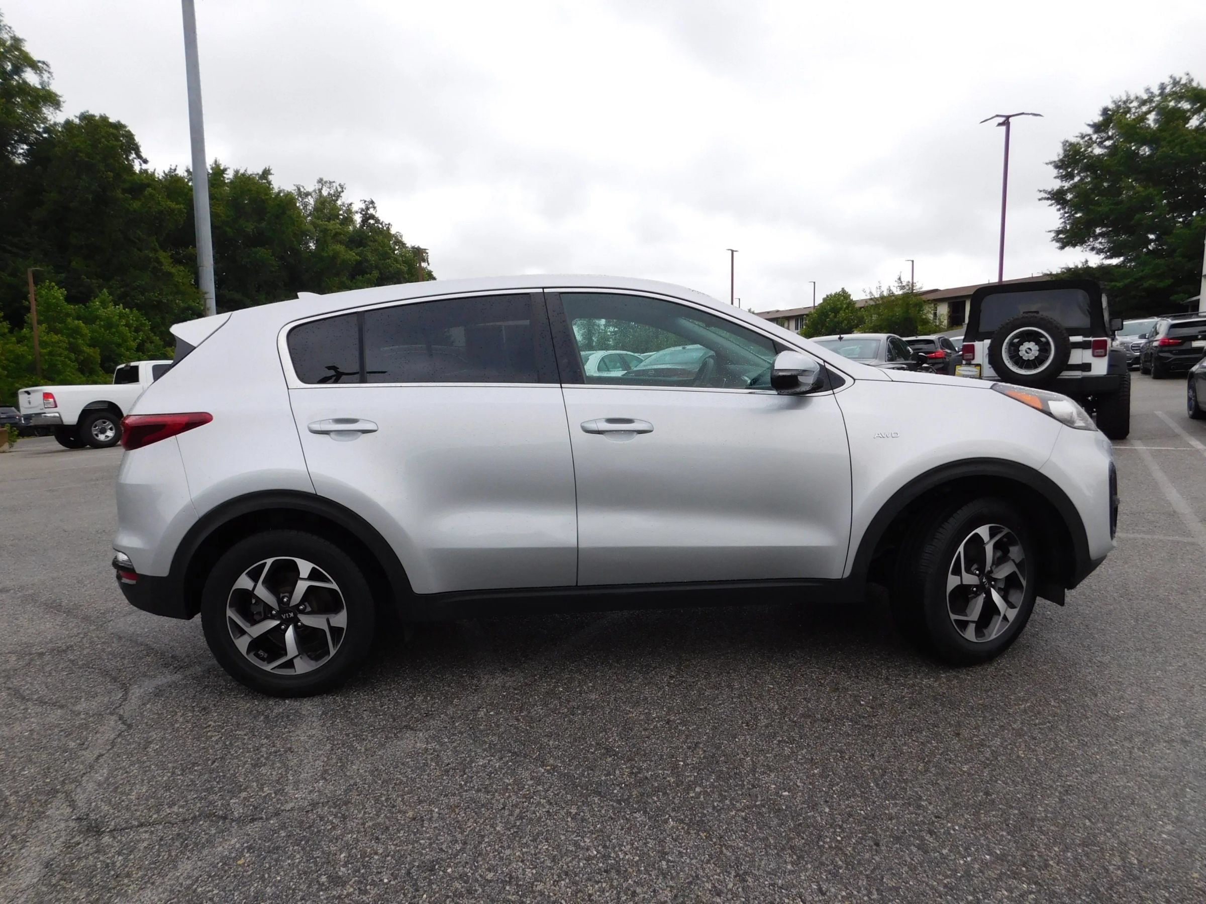 Used 2020 Kia Sportage LX w/ LX Popular Package AWD/4WD image 4