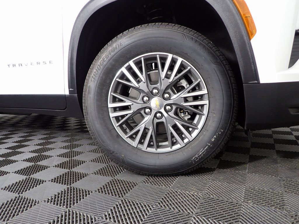 New 2026 Chevrolet Traverse LT w/ LPO, Floor Liner Package image 35