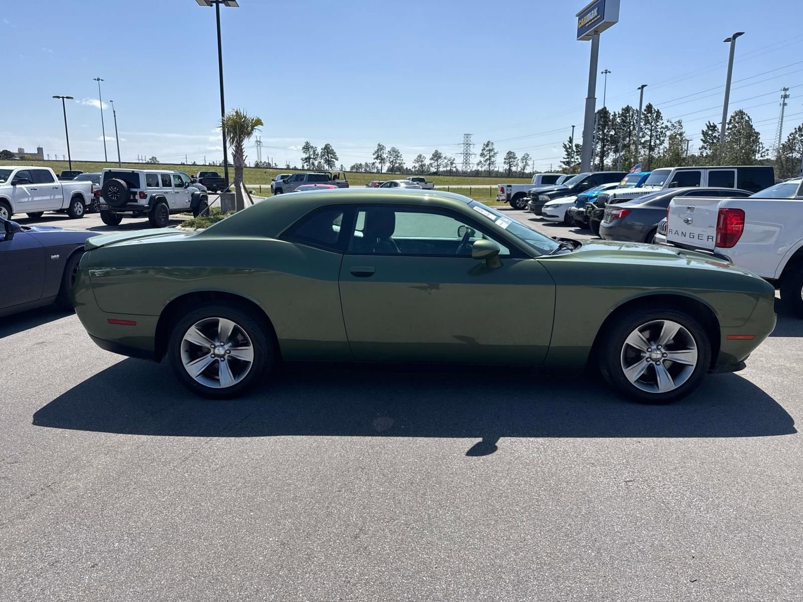 Used 2019 Dodge Challenger SXT image 7