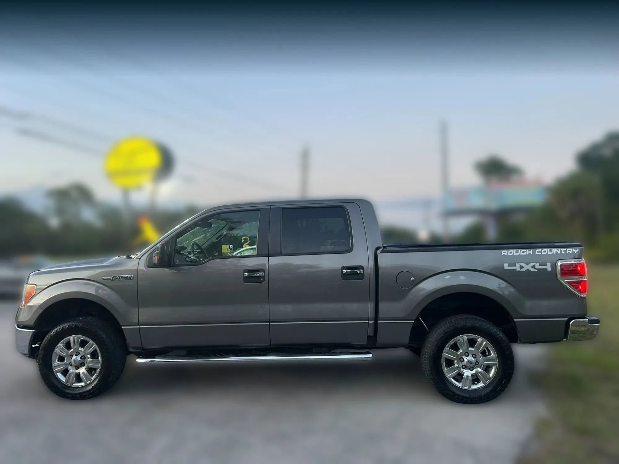 Used 2010 Ford F150 XLT AWD/4WD image 1