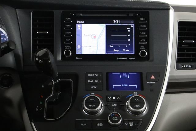 Used 2020 Toyota Sienna XLE w/ XLE Navigation Package image 29