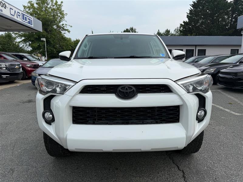 Used 2019 Toyota 4Runner SR5 AWD/4WD image 2