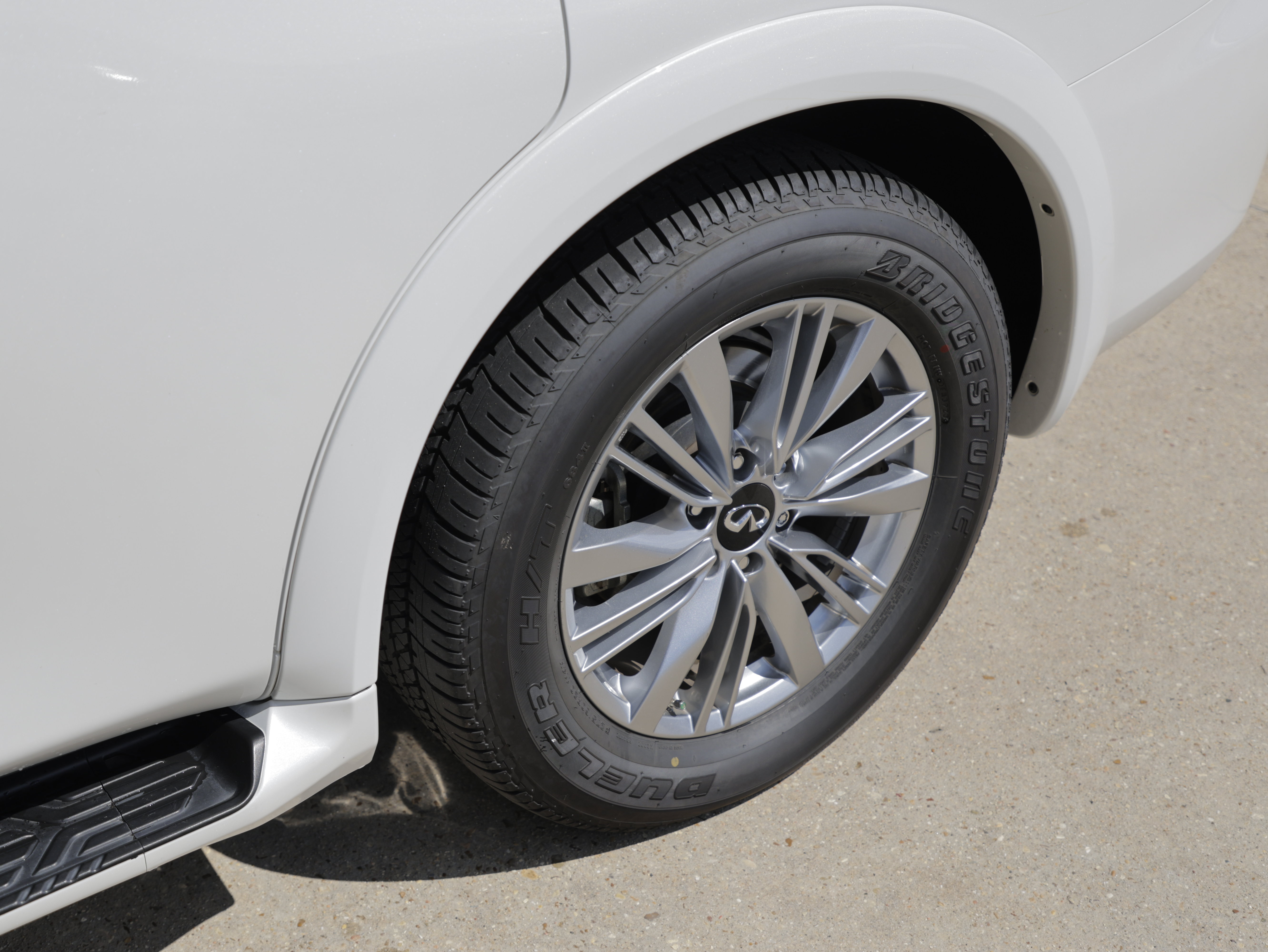 Used 2019 INFINITI QX80 Luxe w/ All-Season Package RWD image 12