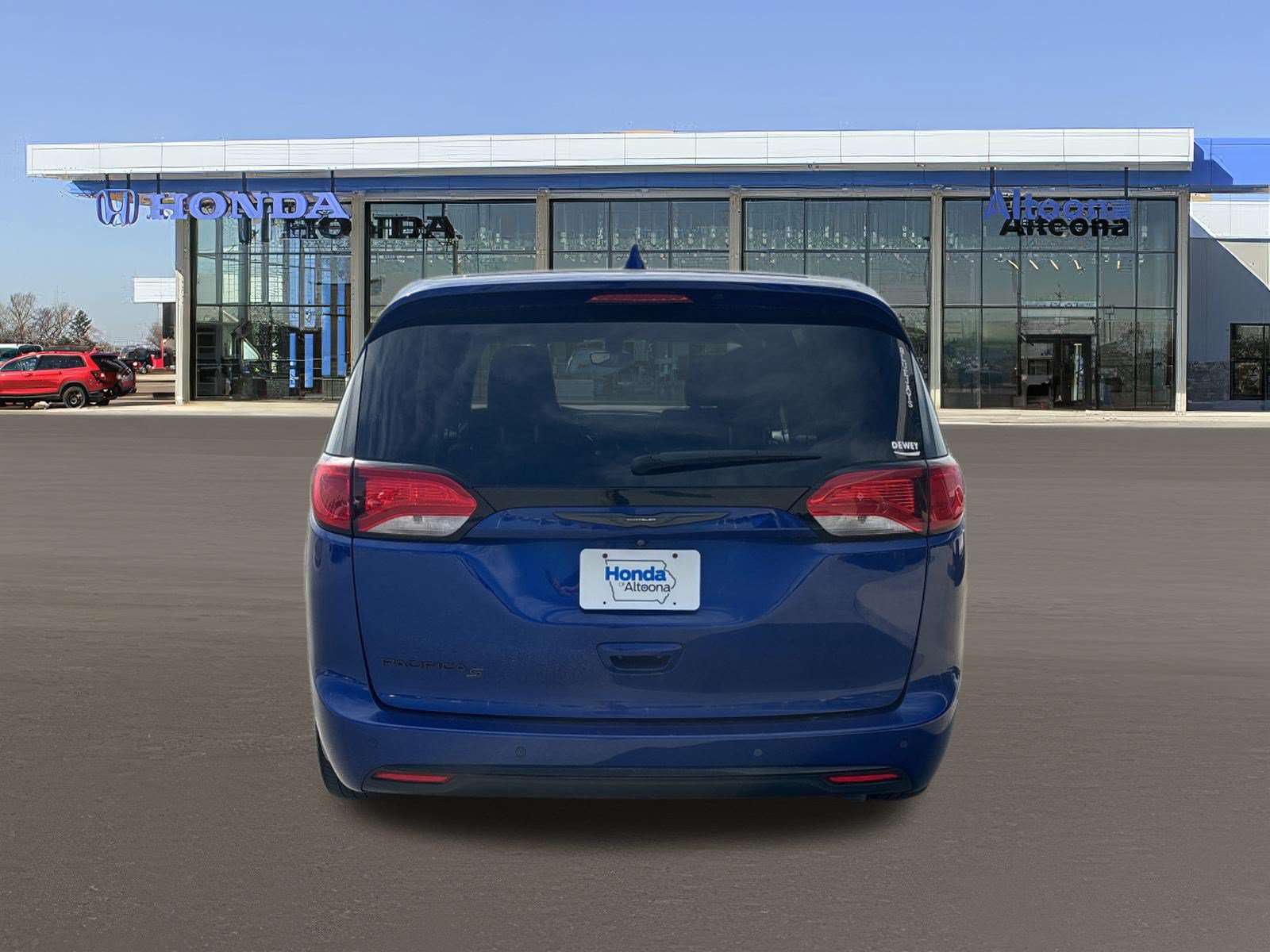 Used 2020 Chrysler Pacifica Touring w/ S Appearance Package FWD image 4