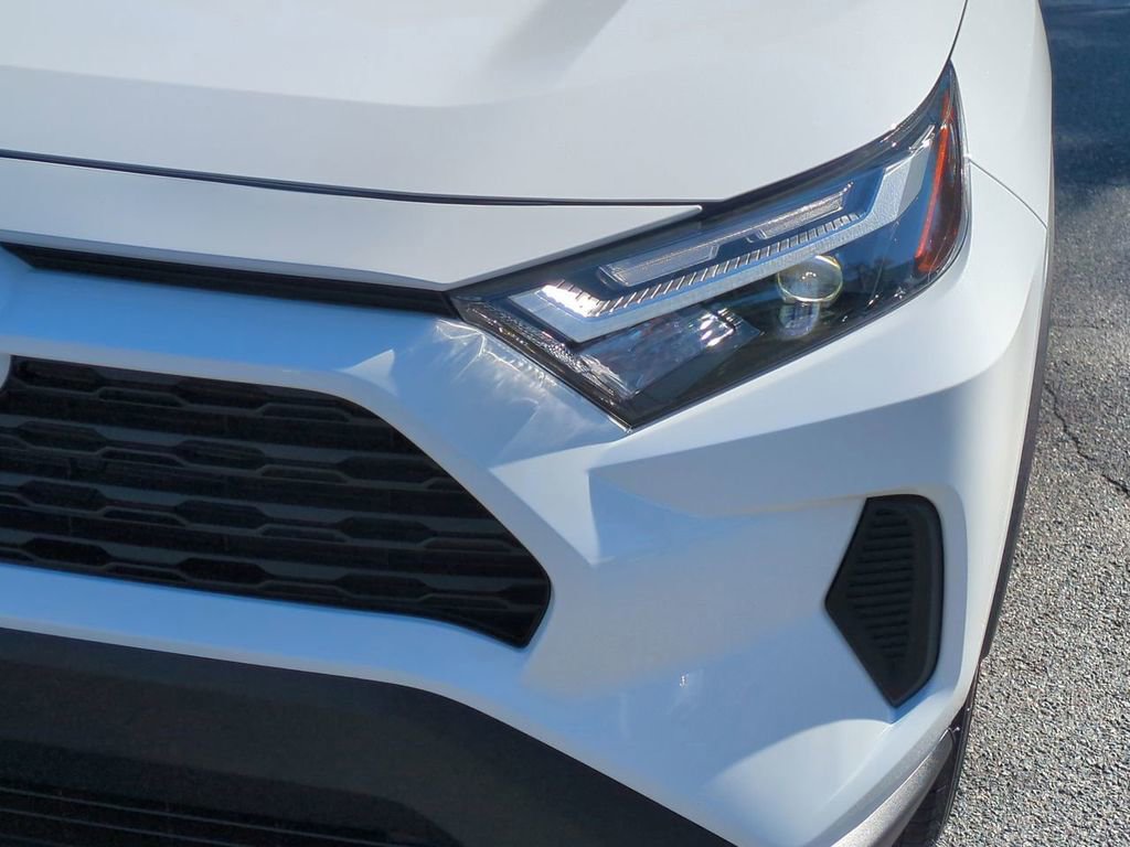 Used 2025 Toyota RAV4 LE image 10