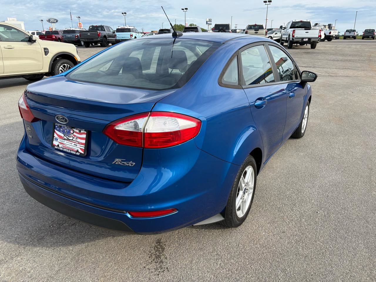 Used 2019 Ford Fiesta SE FWD image 3