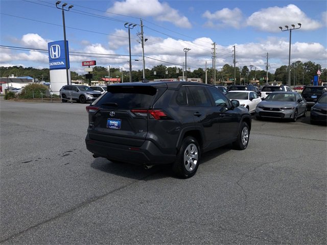 Used 2022 Toyota RAV4 LE image 8