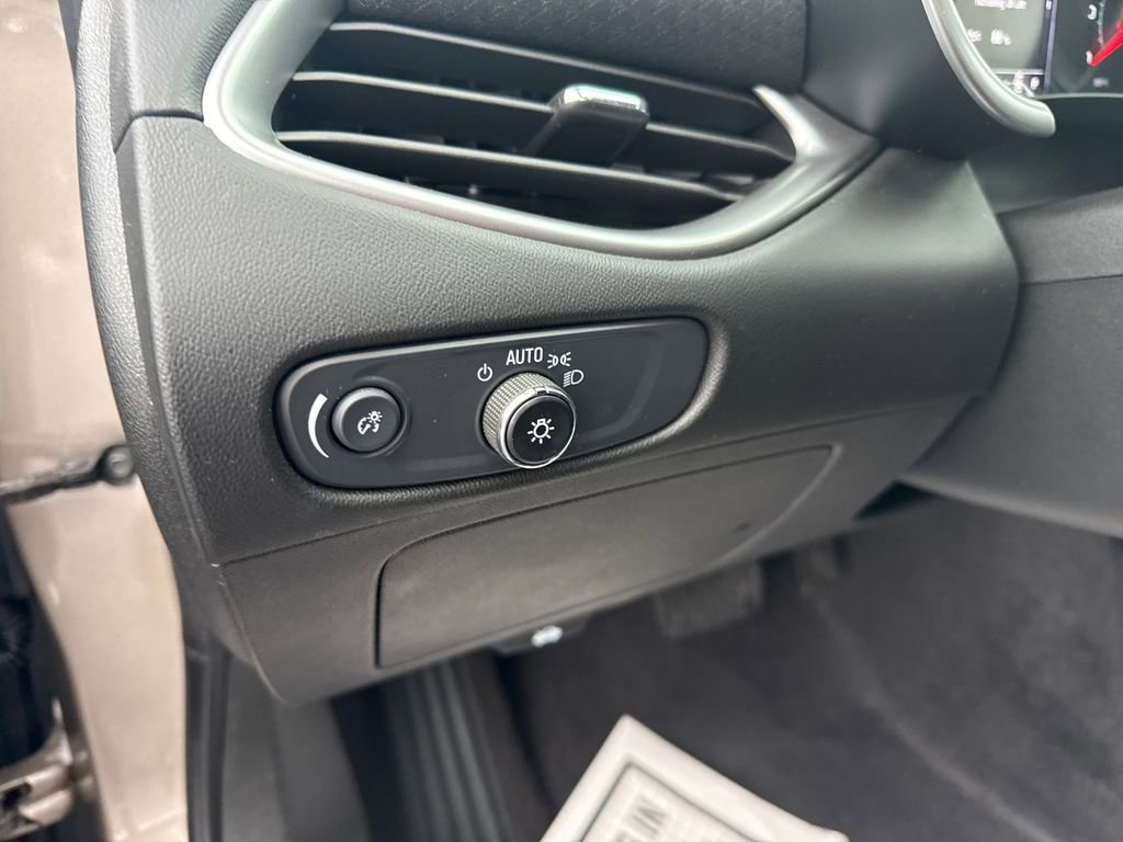 Used 2025 Chevrolet Malibu LT image 26