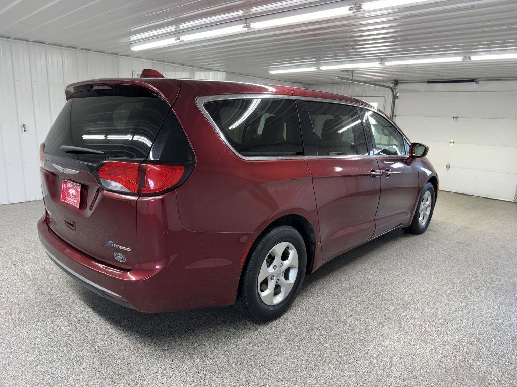 Used 2018 Chrysler Pacifica Touring Plus image 6