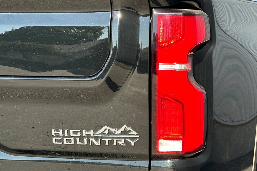 Used 2024 Chevrolet Silverado 2500 High Country w/ High Country Premium Package AWD/4WD image 24