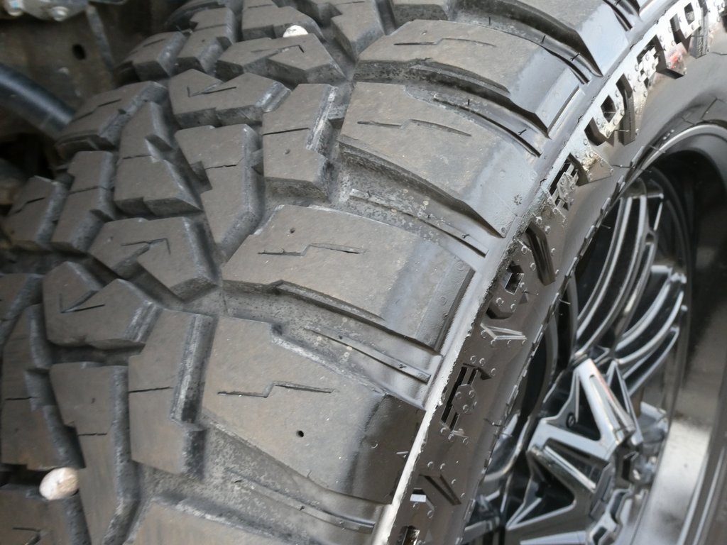 Used 2023 GMC Sierra 3500 Denali w/ Denali Ultimate Package image 14