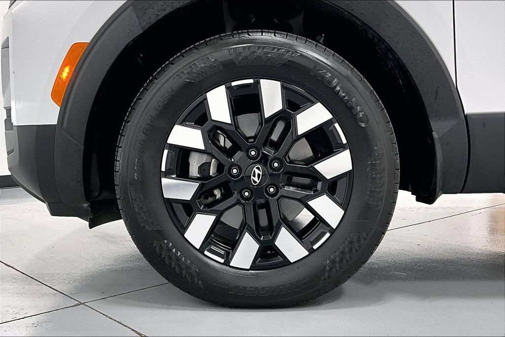 Used 2025 Hyundai Santa Cruz SE FWD image 10