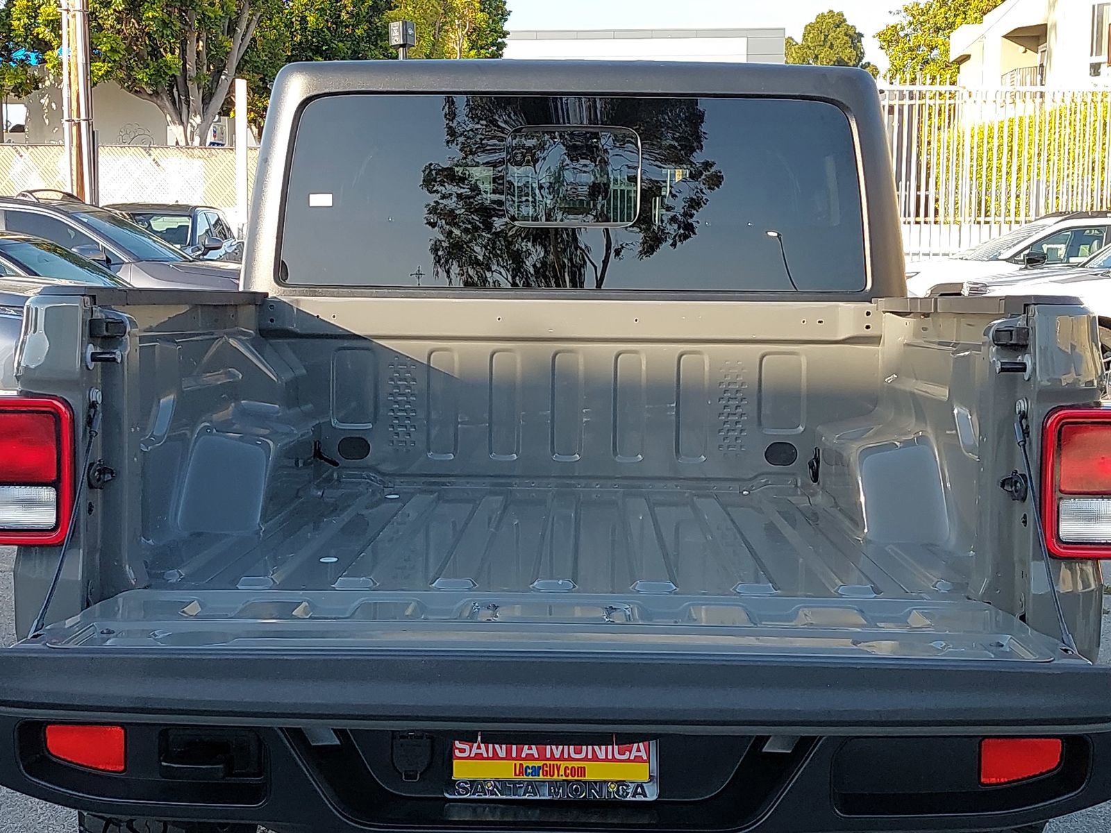 Used 2023 Jeep Gladiator Sport AWD/4WD image 12