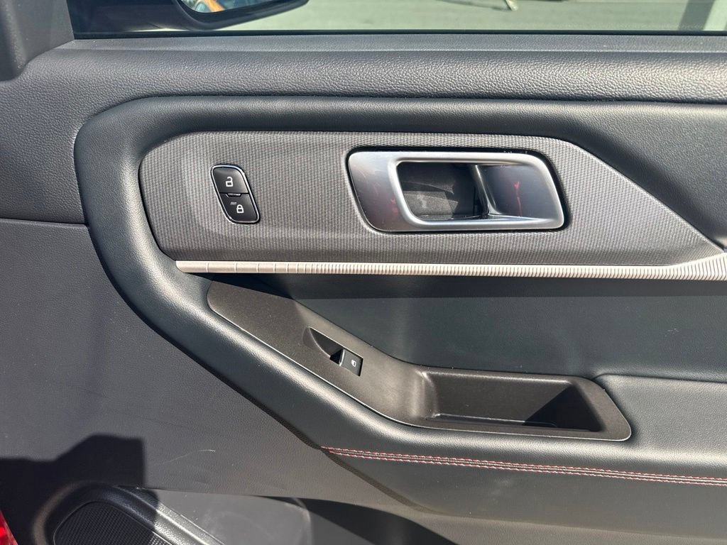 Used 2025 Ford Explorer ST-Line w/ Premium Package RWD image 34