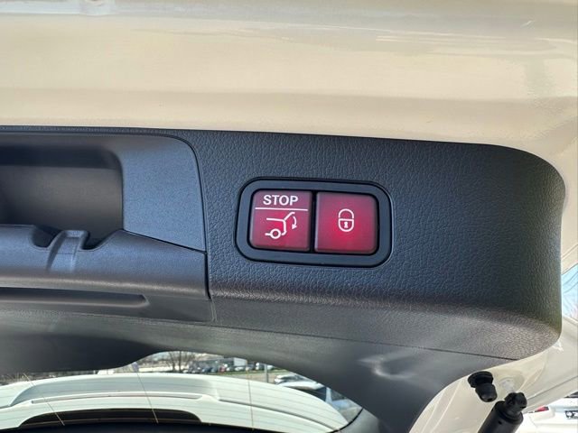 Used 2026 Mercedes-Benz GLB 250 4MATIC image 40