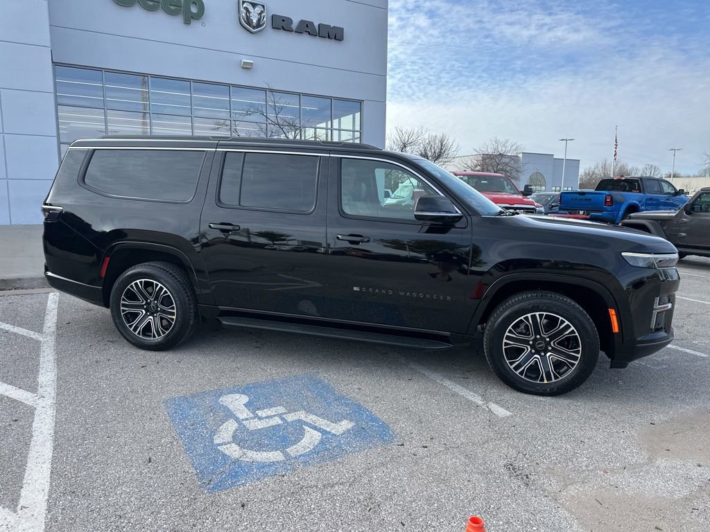New 2026 Jeep Grand Wagoneer L 4WD w/ Premium Group I image 40