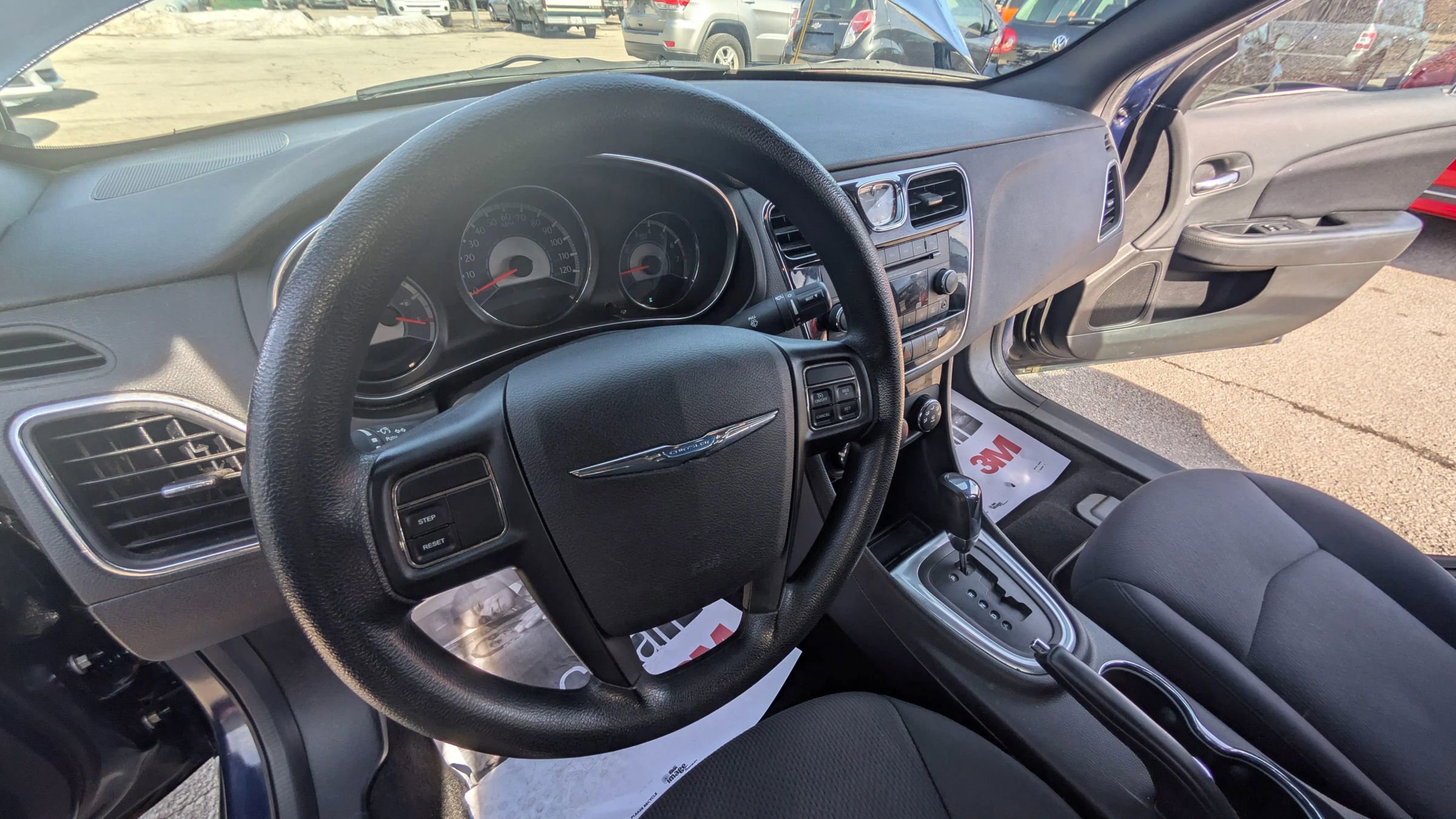Used 2014 Chrysler 200 LX FWD image 9