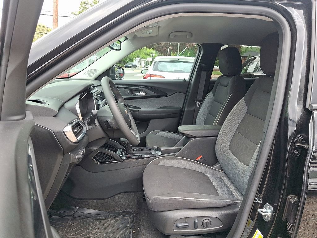 Used 2023 Chevrolet TrailBlazer LT w/ Convenience Package FWD image 13