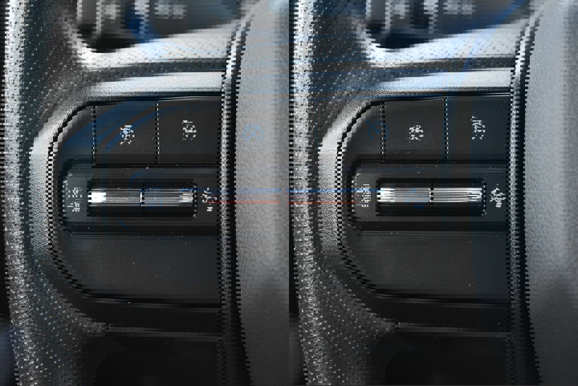 Used 2024 Chevrolet Colorado Trail Boss image 18