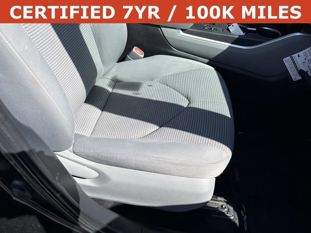 Used 2024 Toyota Highlander LE FWD image 10