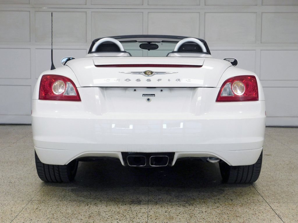 Used 2005 Chrysler Crossfire Limited RWD image 10