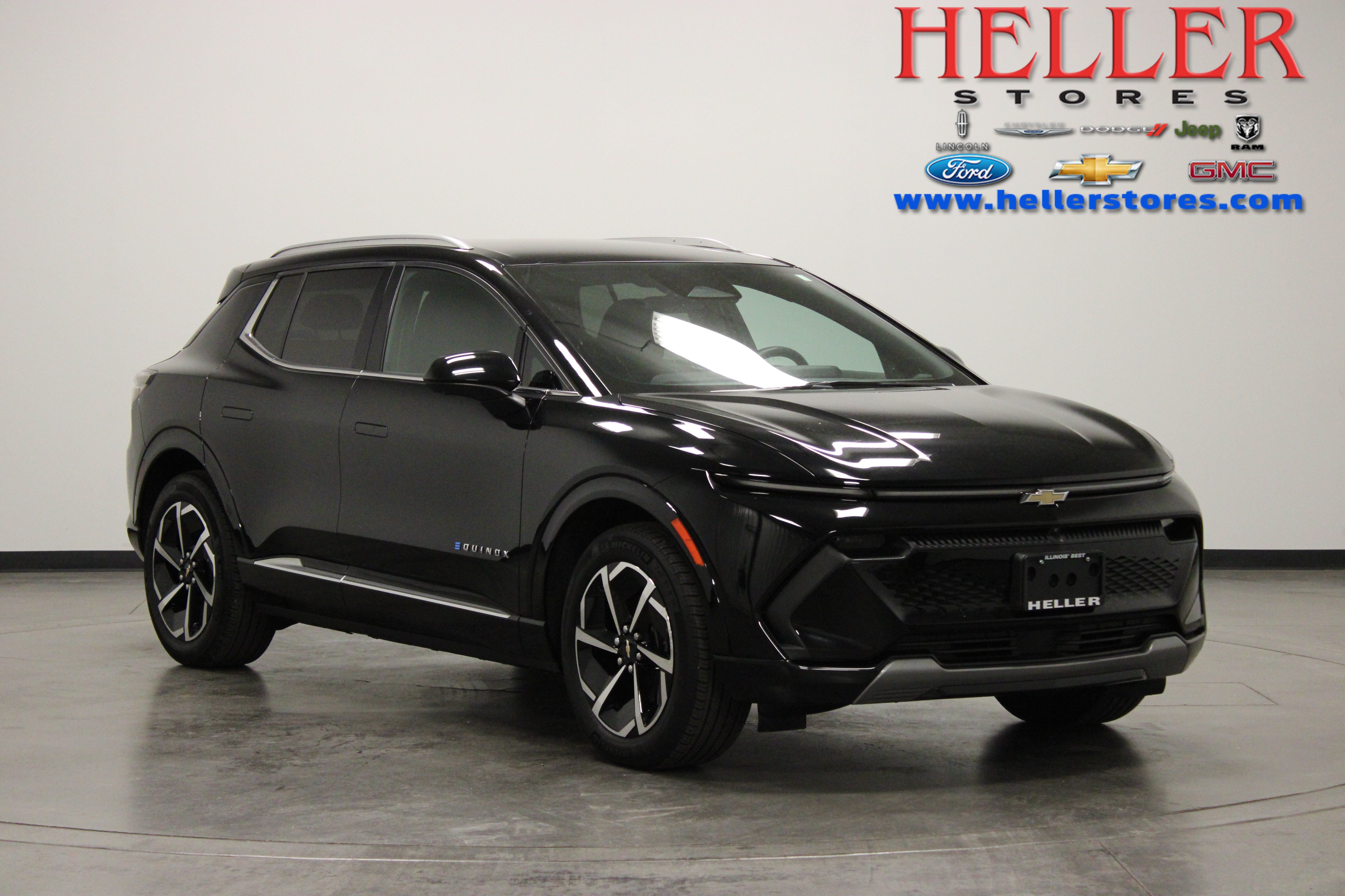Used 2024 Chevrolet Equinox EV LT FWD image 1