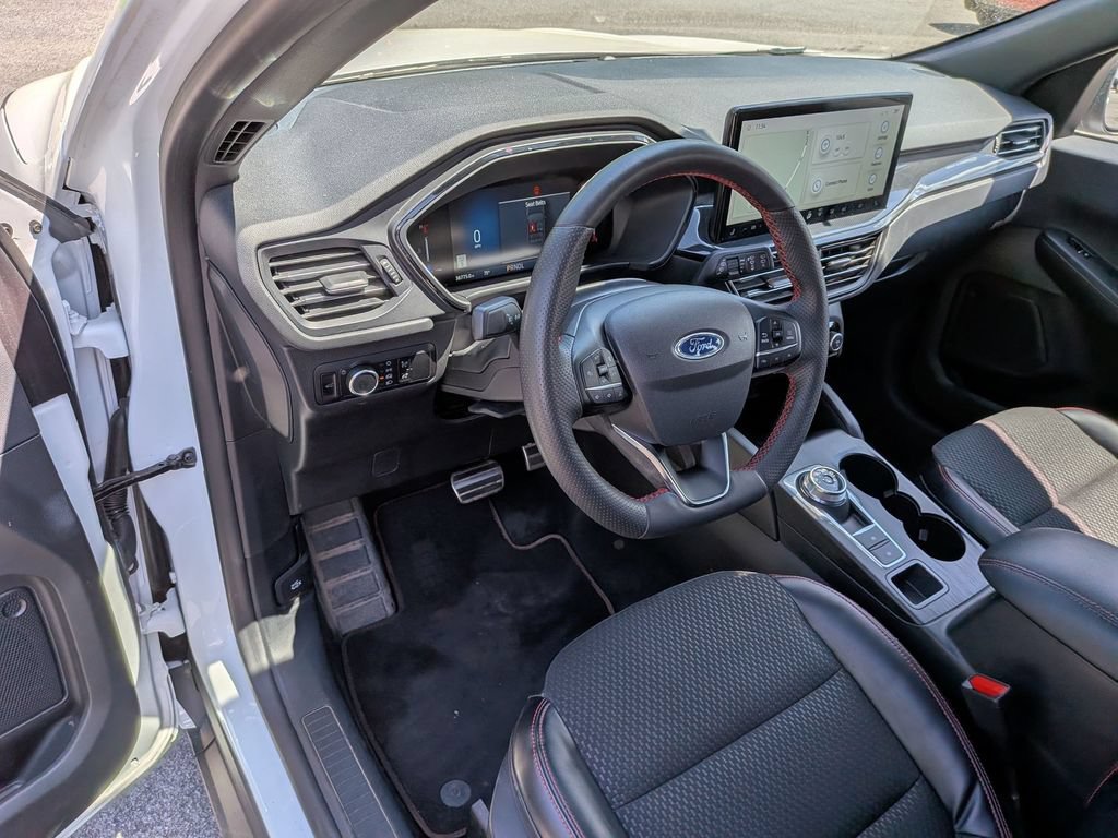 Used 2023 Ford Escape ST-Line w/ Tech Pack #1 AWD/4WD image 9
