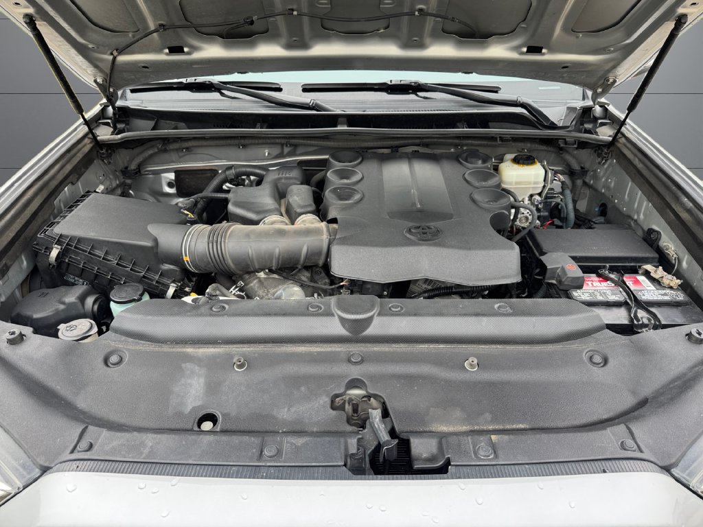 Used 2014 Toyota 4Runner Limited AWD/4WD image 20