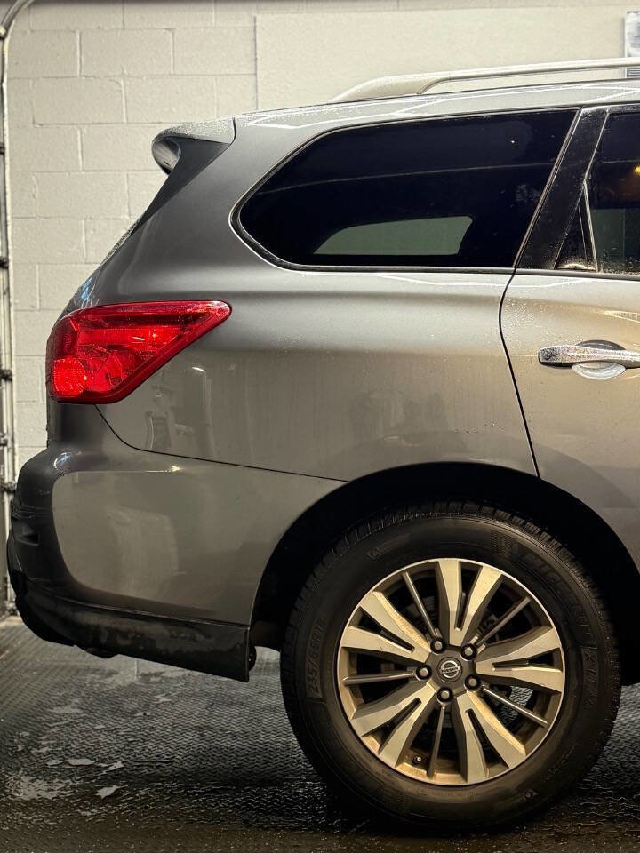 Used 2019 Nissan Pathfinder SV image 7