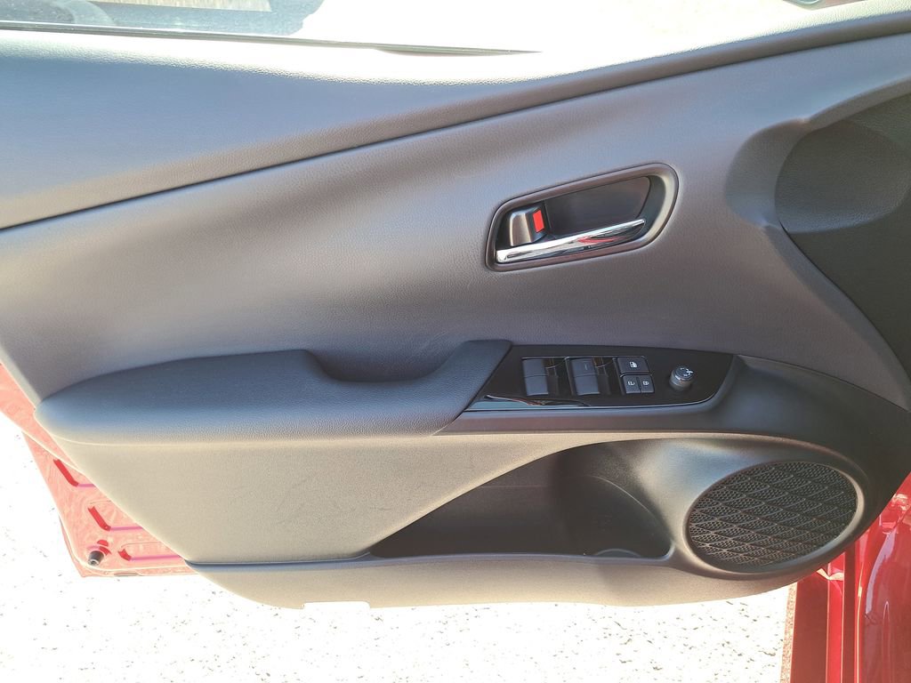 Certified 2021 Toyota Prius XLE image 13