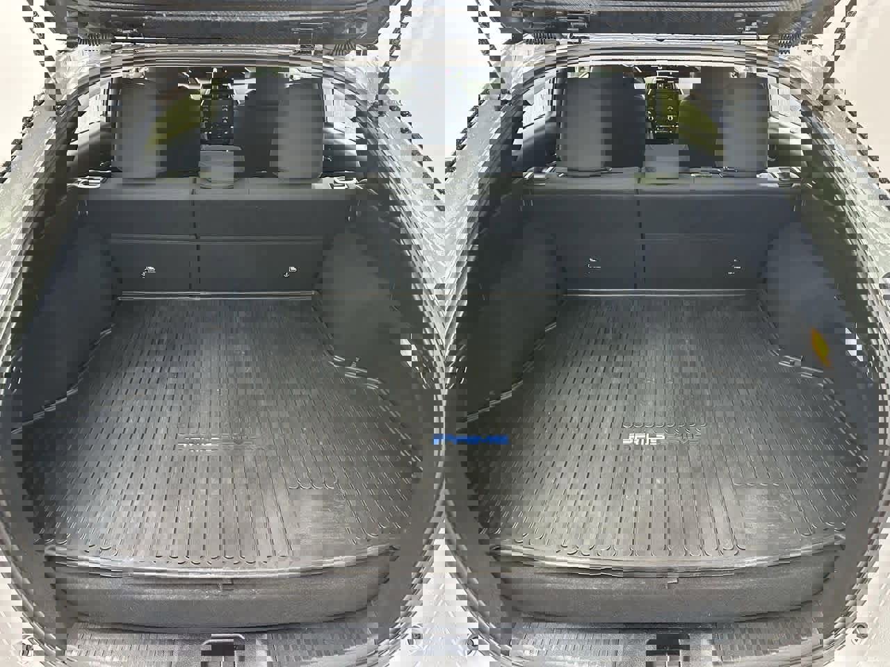 Used 2022 Toyota Prius Prime LE image 5