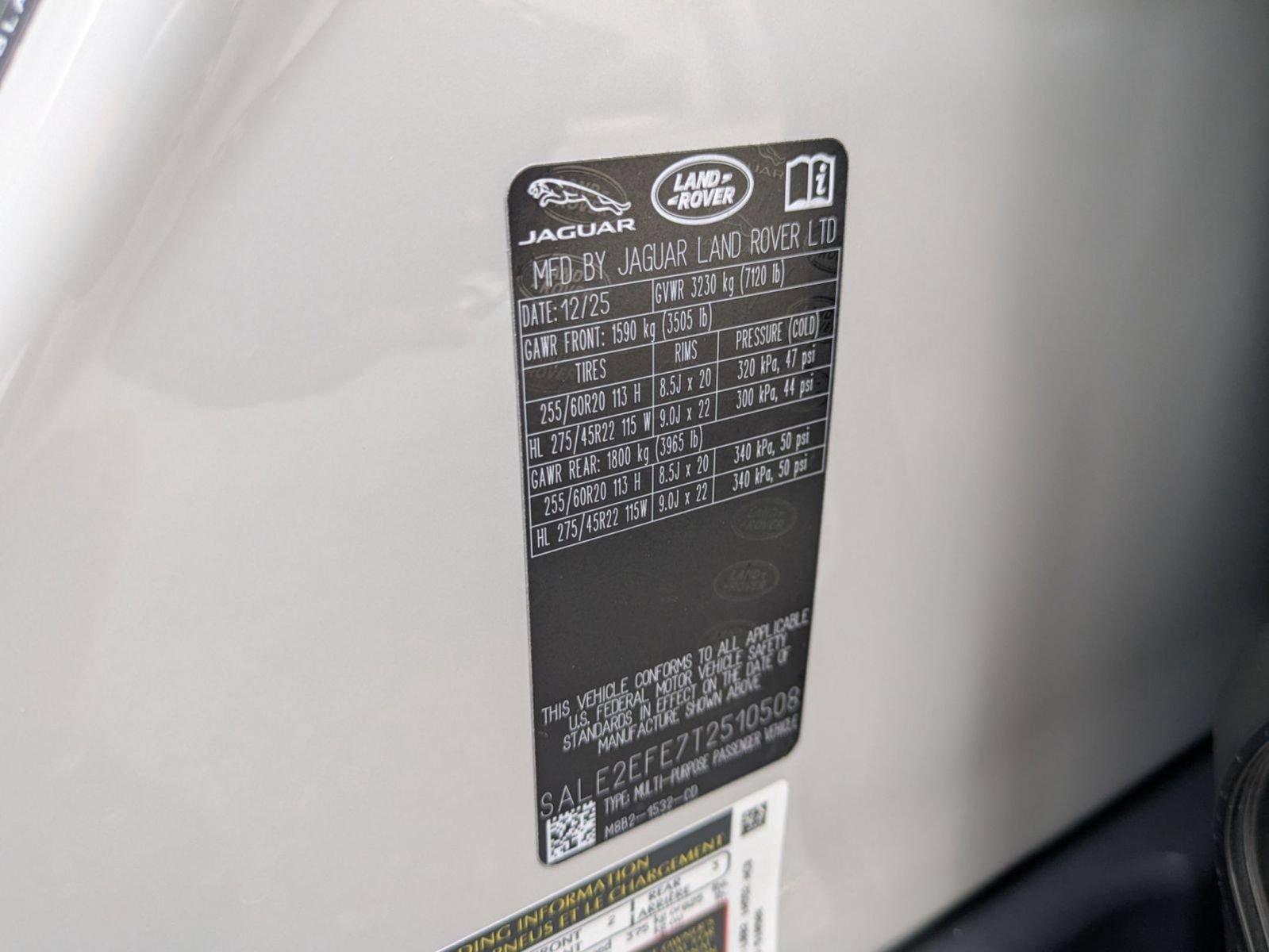 New 2026 Land Rover Defender 110 X-Dynamic SE AWD/4WD image 35