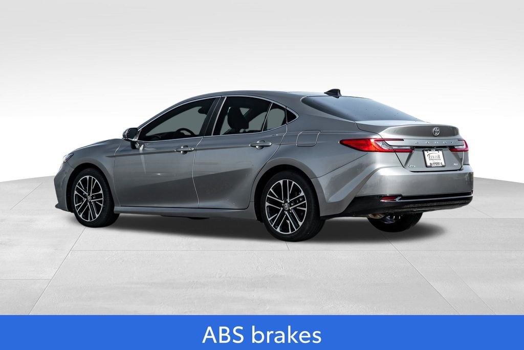 Used 2025 Toyota Camry XLE image 5