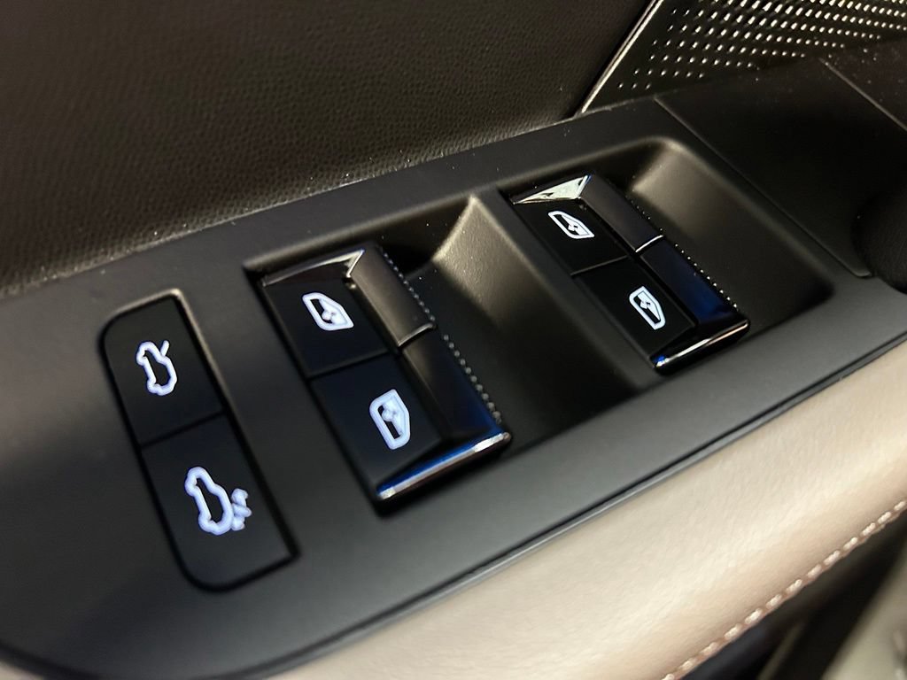 New 2026 Porsche Cayenne Electric AWD/4WD image 7