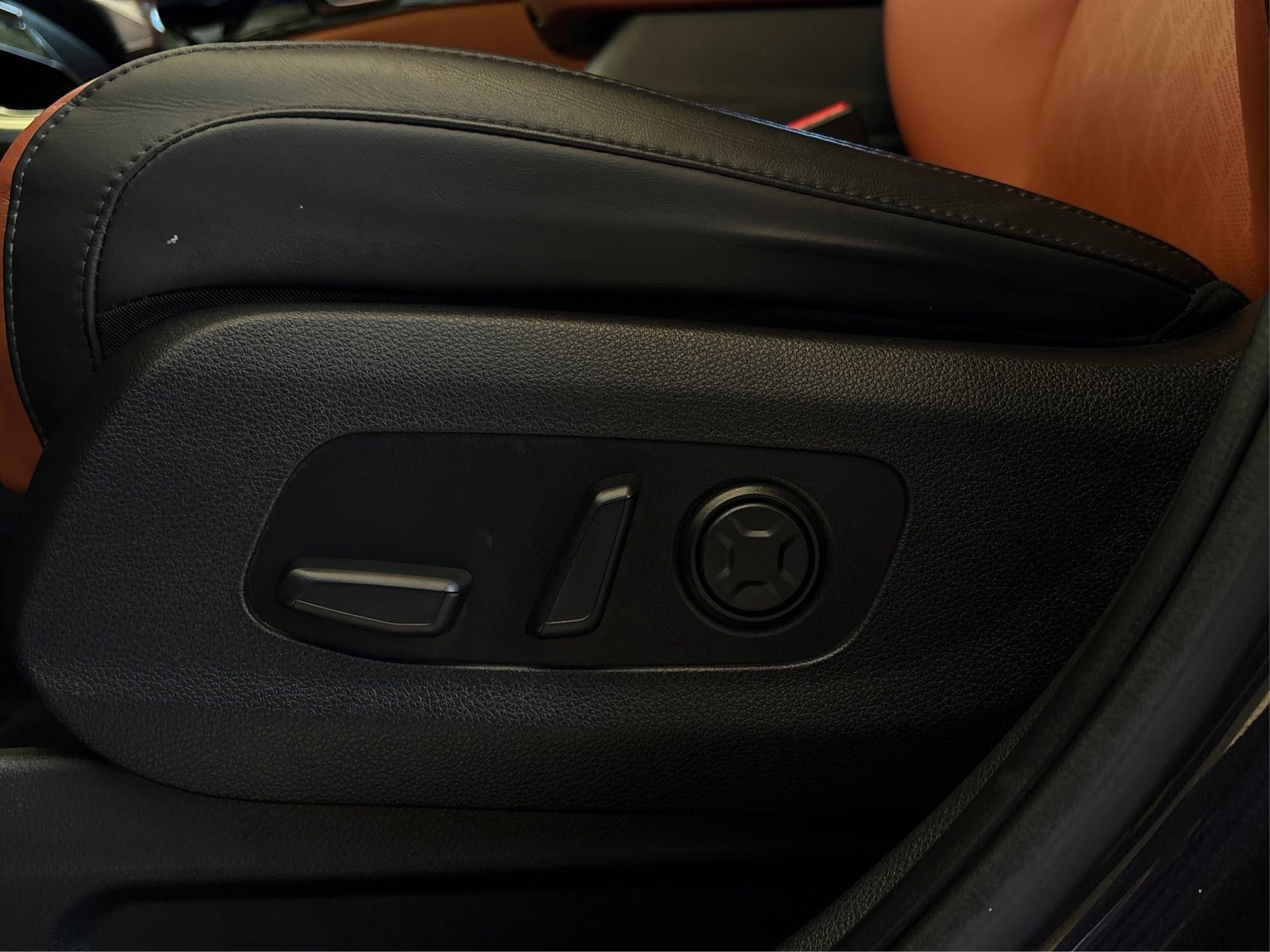 Used 2023 Kia Carnival SX image 31