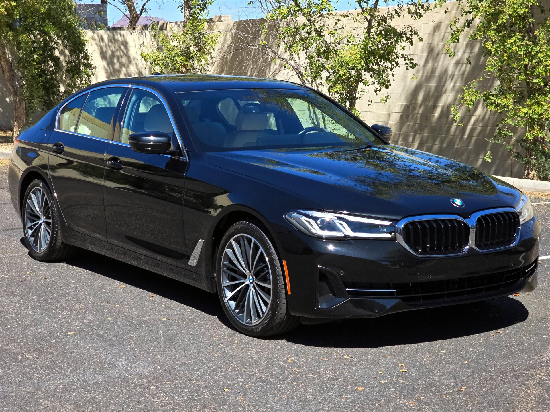 Used 2021 BMW 530e w/ Parking Assistance Package image 2