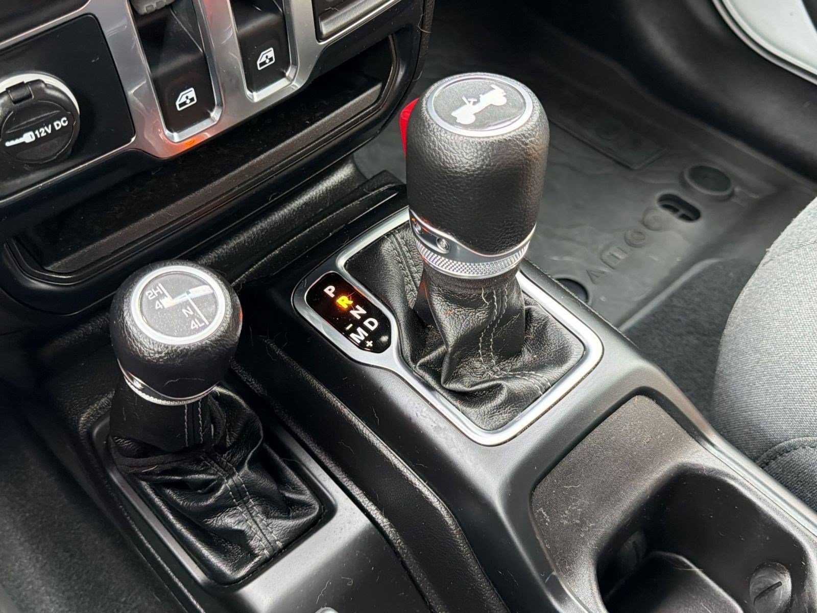 Used 2024 Jeep Wrangler Sport AWD/4WD image 17