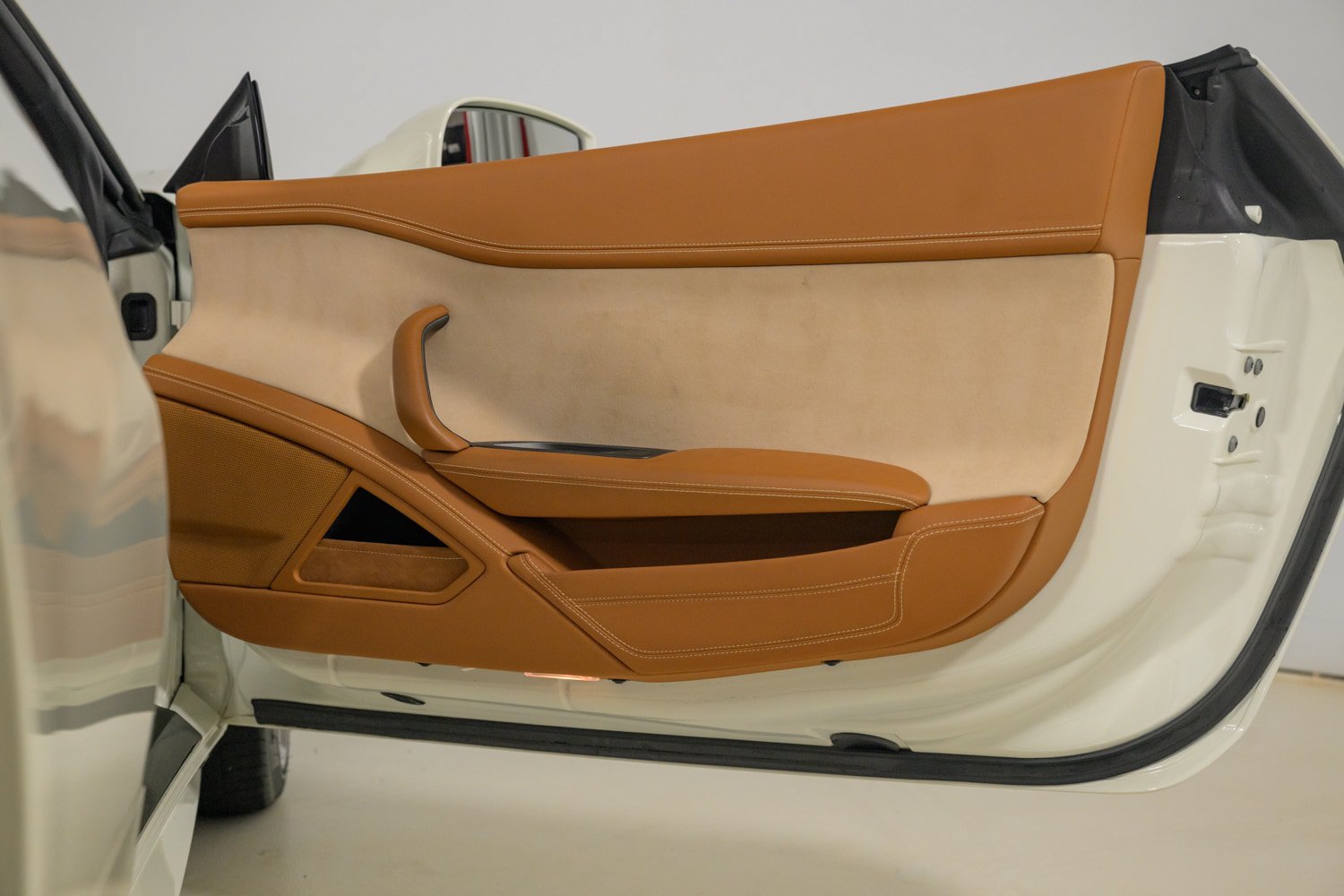 Certified 2015 Ferrari 458 Spider RWD image 31