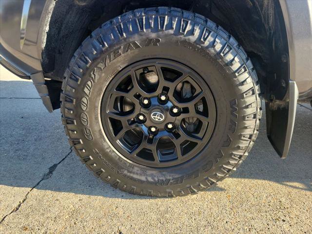 Certified 2022 Toyota Tacoma SR5 image 28