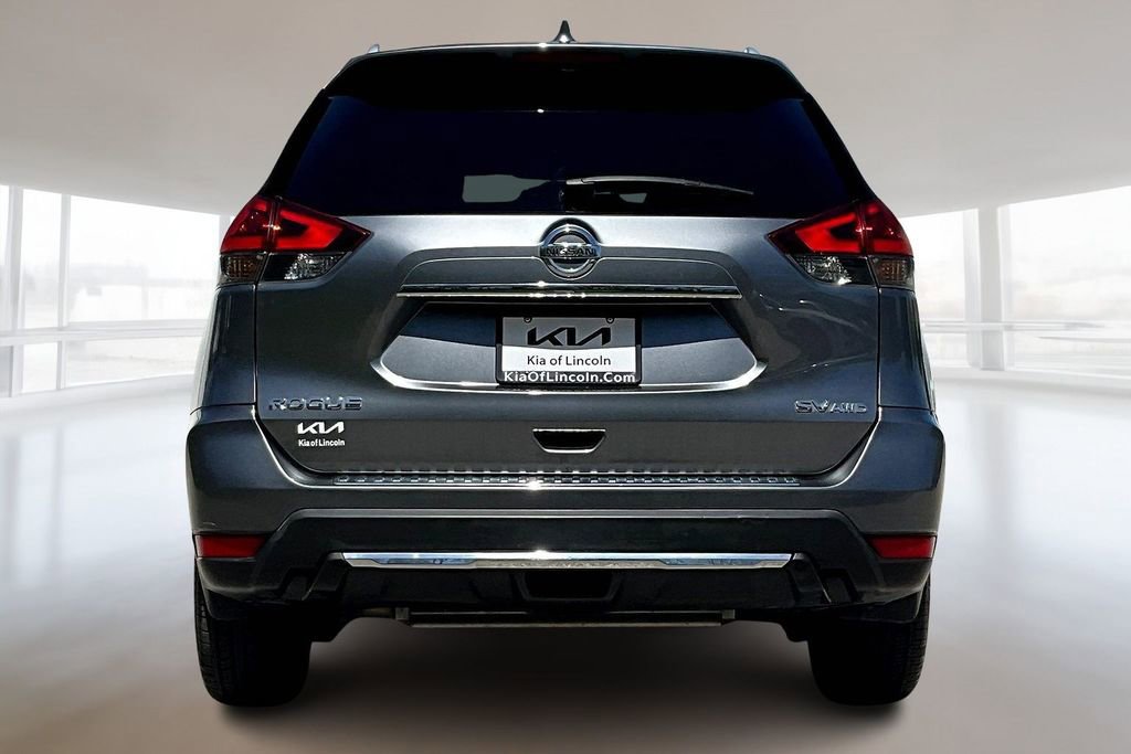 Used 2018 Nissan Rogue SV w/ Premium Package image 5