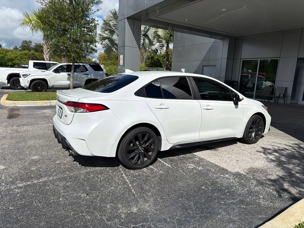 Used 2024 Toyota Corolla SE FWD image 3