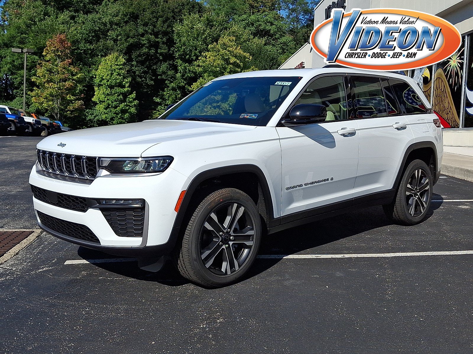 New 2027 Jeep Grand Cherokee Limited AWD/4WD image 1
