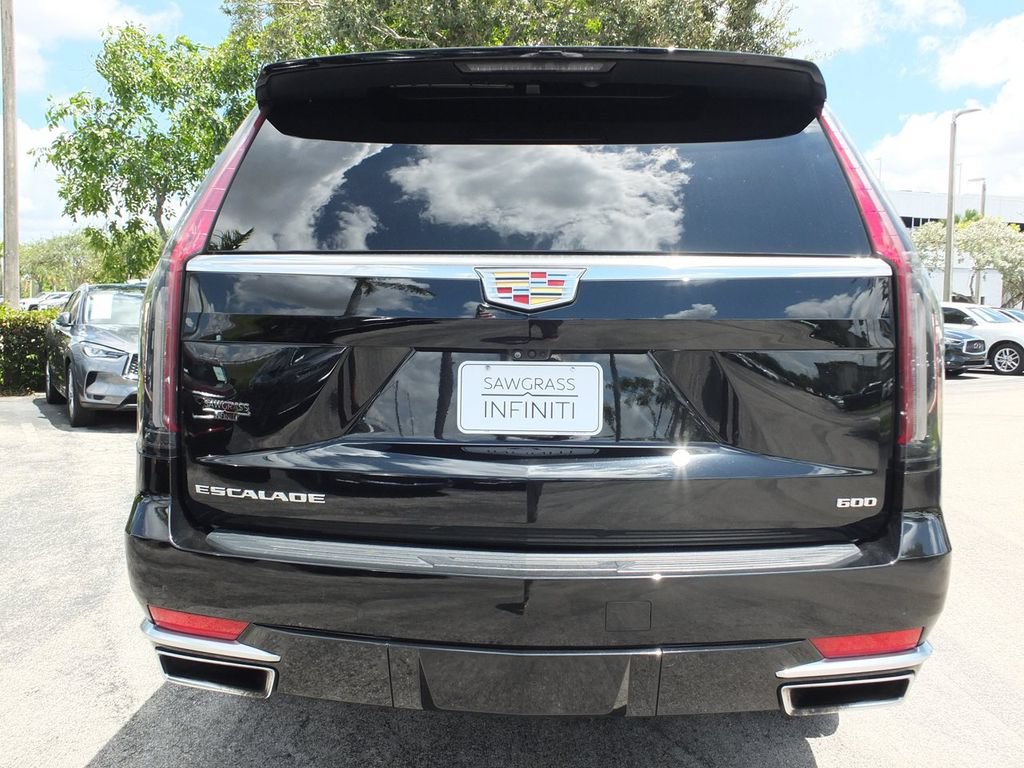 Used 2024 Cadillac Escalade Premium Luxury AWD/4WD image 11