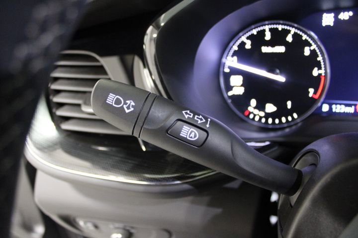 Used 2023 Buick Envision Essence image 38