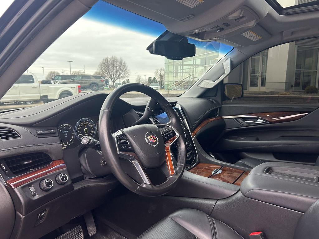 Used 2015 Cadillac Escalade Premium image 7