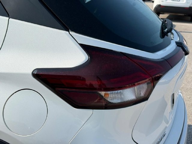 Used 2023 Nissan Kicks SV FWD image 9